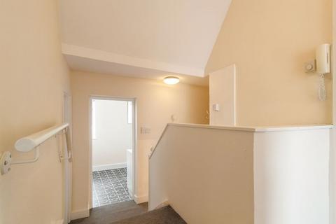 3 bedroom apartment for sale, Vale Road, Haringey, N4