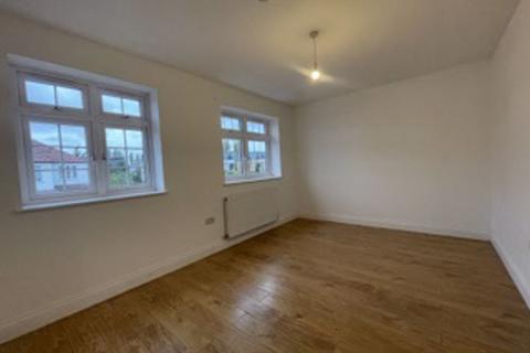 6 bedroom semi-detached house to rent, Melbury Avenue, Southall,UB2