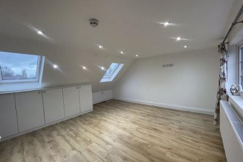 6 bedroom semi-detached house to rent, Melbury Avenue, Southall,UB2