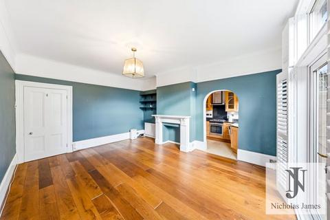 undefined, Woodside Park Road, London N12