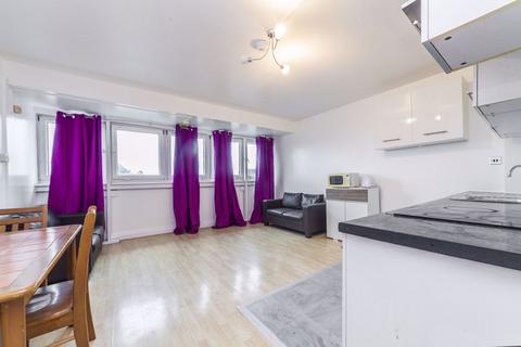 undefined, Timsbury Walk, Roehampton, London