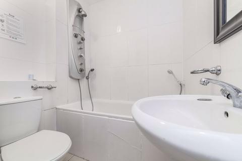 undefined, Timsbury Walk, Roehampton, London