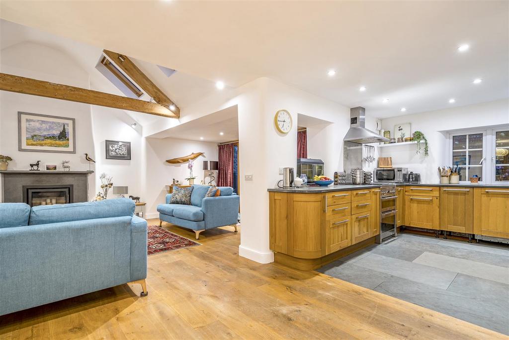Living/Dining Area