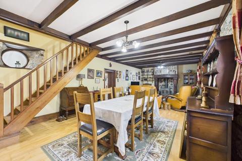 4 bedroom character property for sale, Blackwater,Truro, Chain Free Sale