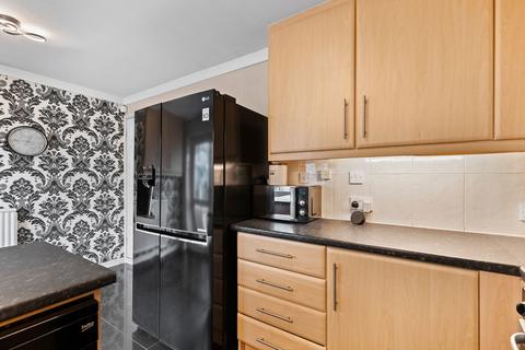 1 Fleet Hill Crescent, Barnsley, S71 1XJ