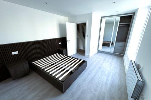 1 bedroom flat to rent, York Mews, Ilford IG1