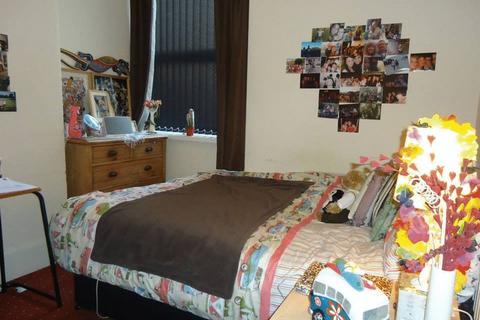 5 bedroom terraced house to rent, Mackintosh Place, Cardiff CF24