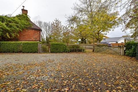 4 bedroom detached house for sale, Ashford Road, Ashford TN26