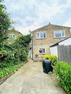 4 bedroom semi-detached house to rent, Himley Road, Tooting, Tooting Broadway, London, SW17 9AR
