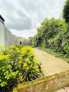 4 bedroom semi-detached house to rent, Himley Road, Tooting, Tooting Broadway, London, SW17 9AR