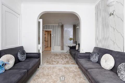 3 bedroom house for sale, The Crescent, Slough, Buckinghamshire, SL1 2LJ