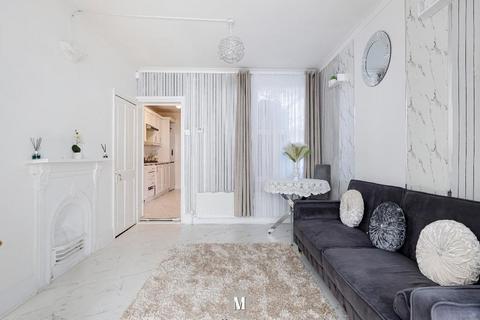 3 bedroom house for sale, The Crescent, Slough, Buckinghamshire, SL1 2LJ
