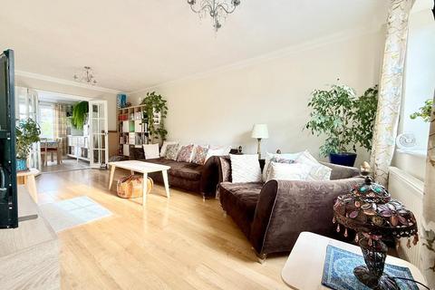 undefined, Parys Road, Luton, Bedfordshire, LU3 2EN