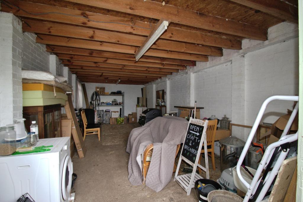 Garage workspace
