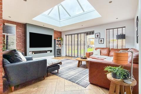 4 bedroom detached house for sale, Peter Nevill Way, Hull HU11
