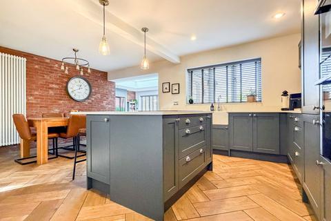 4 bedroom detached house for sale, Peter Nevill Way, Hull HU11