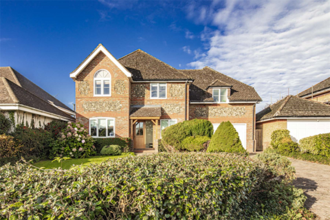4 bedroom detached house for sale, 8 Strachey Close, Tidmarsh, RG8