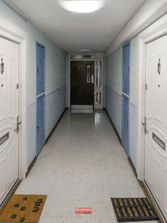 undefined, Yeading Lane, Hayes UB4