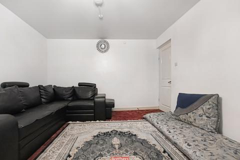 undefined, Yeading Lane, Hayes UB4