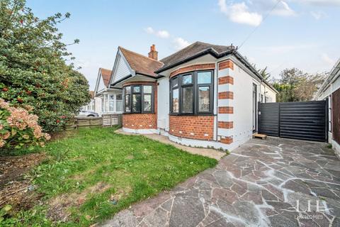 3 bedroom bungalow for sale, Adelaide Gardens, Romford