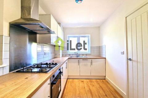 3 bedroom end of terrace house to rent, Northampton NN5