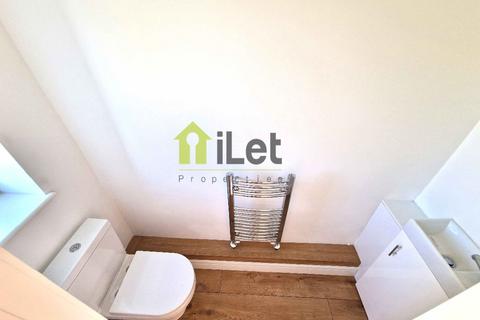 3 bedroom end of terrace house to rent, Northampton NN5