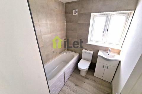 3 bedroom end of terrace house to rent, Northampton NN5