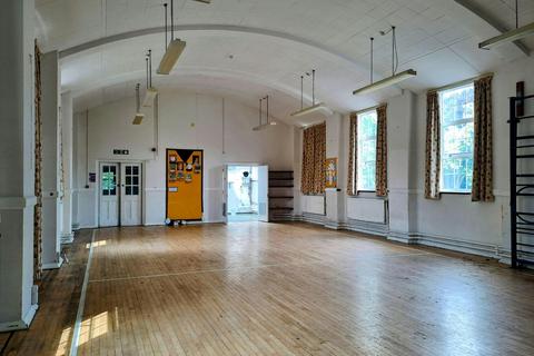 Mixed use for sale, Orchard Gardens Chichester PO19 1DG