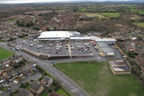 Shop to rent, Ffordd Llanarth Deeside CH5 4UQ