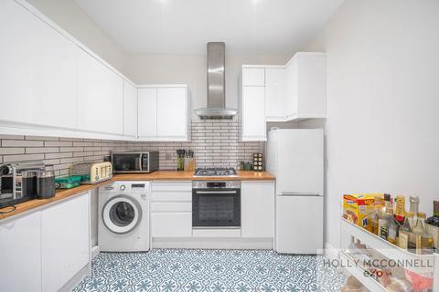2 bedroom flat for sale, Central Hill, London SE19