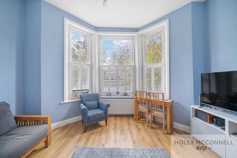 2 bedroom flat for sale, Central Hill, London SE19