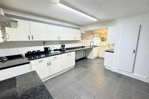 4 bedroom end of terrace house for sale, Eton Place, Farnham GU9