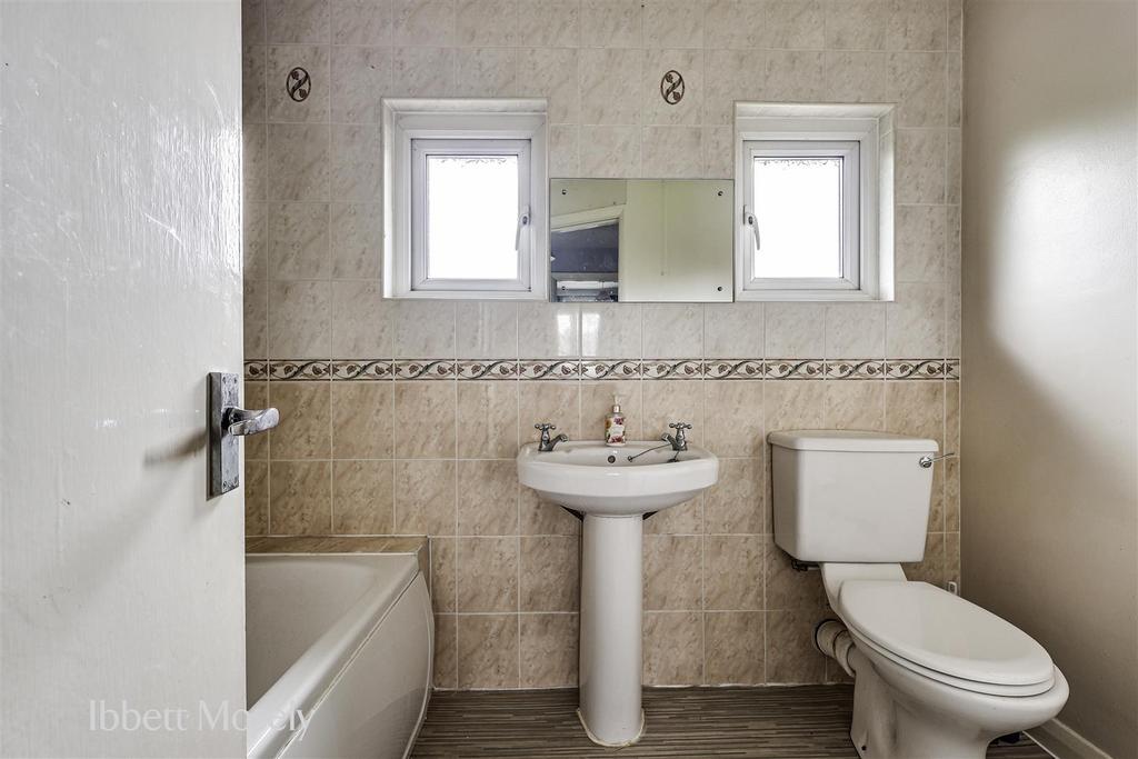 14 Bathroom.JPG