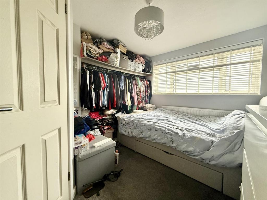 Bed1.jpg