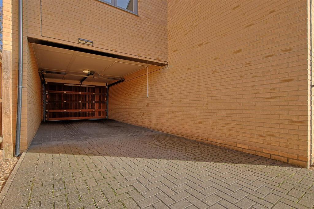 Carport.jpg