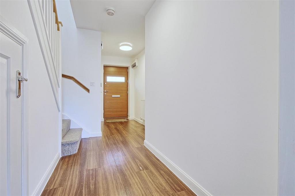 Hallway 1.jpg
