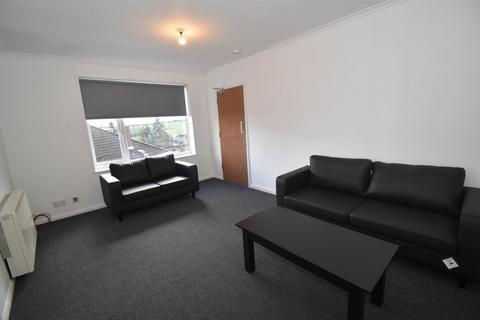 4 bedroom flat to rent, Queen Street, Leamington Spa