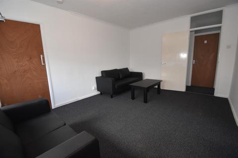 4 bedroom flat to rent, Queen Street, Leamington Spa