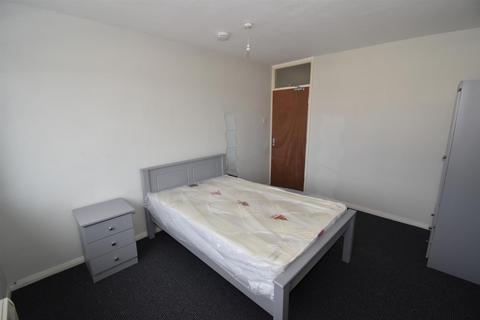 4 bedroom flat to rent, Queen Street, Leamington Spa