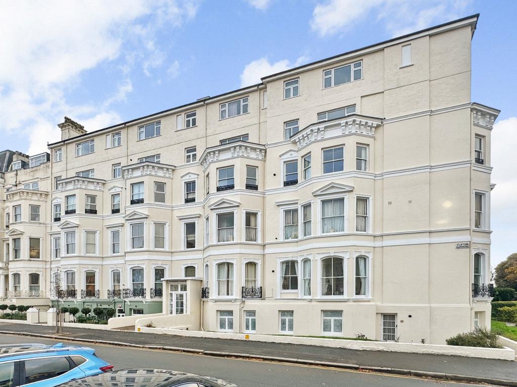Leaside Court