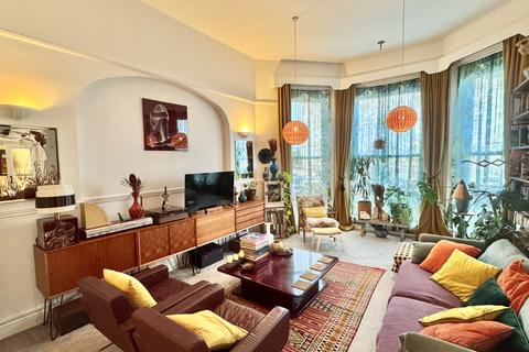 3 bedroom apartment for sale, Clifton Gardens, Kent CT20