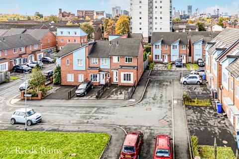 3 bedroom end of terrace house for sale, Carmody Close, Manchester M40