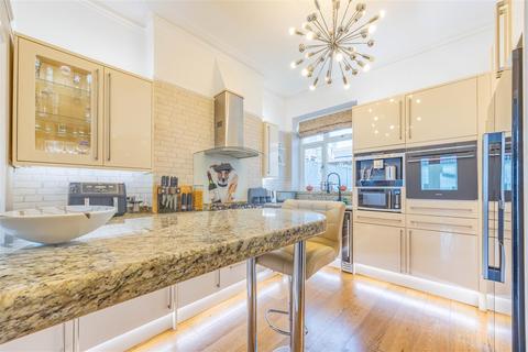 4 Clifton Drive, Westcliff-on-sea, SS0 7SW