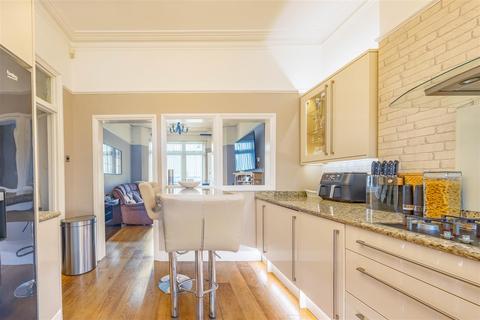 4 Clifton Drive, Westcliff-on-sea, SS0 7SW