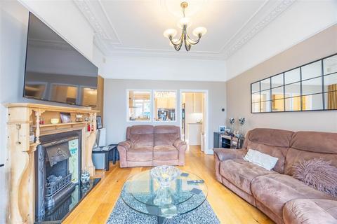4 Clifton Drive, Westcliff-on-sea, SS0 7SW