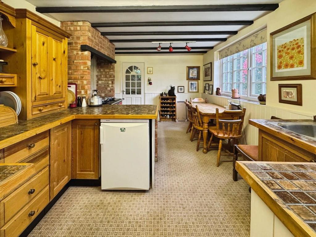 Kitchen Diner.jpg