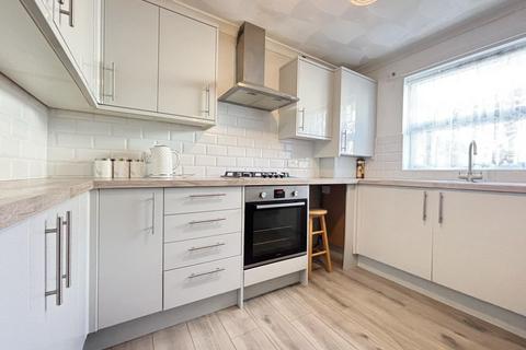 3 bedroom house to rent, High Street, Greenhithe, DA9