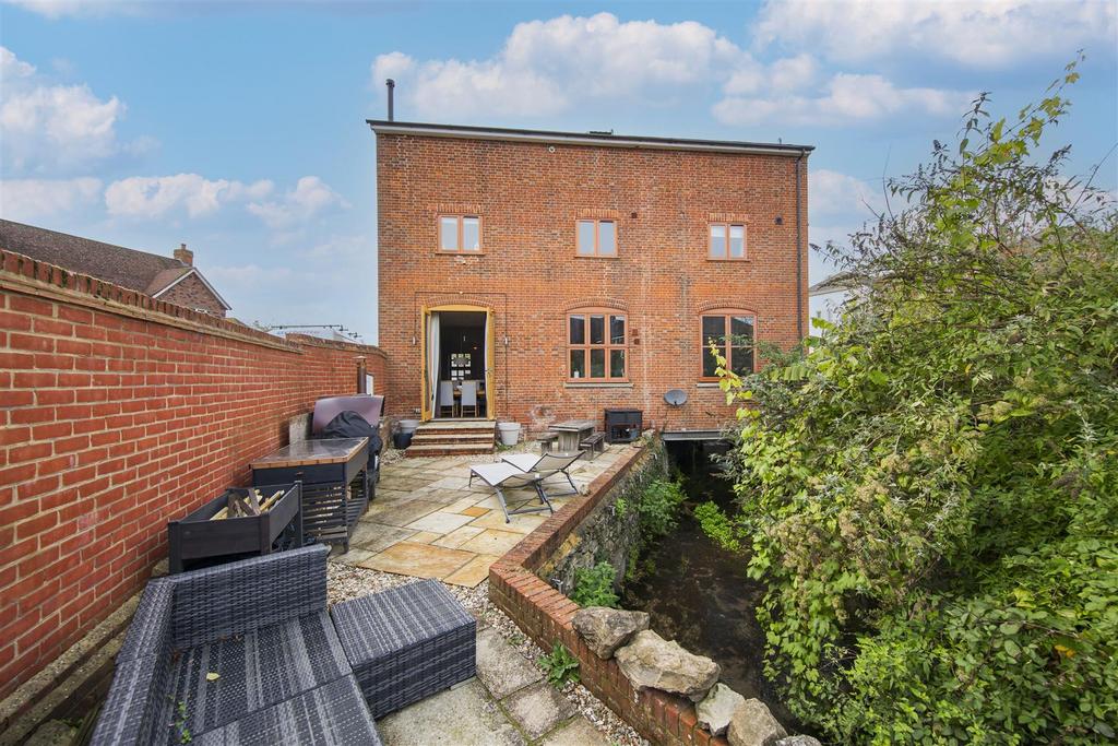Rear Courtyard Garden