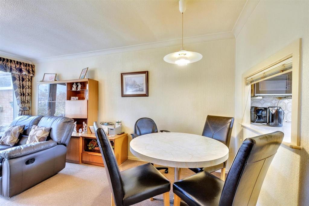 Dining Area (2).jpeg