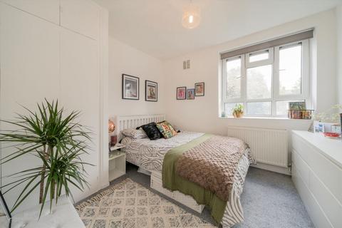 2 bedroom flat for sale, Talwin Street, London E3